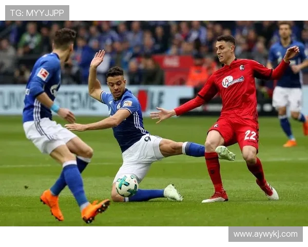 前马格德堡主帅蒂茨入主汉诺威 96 签约至 2027 年